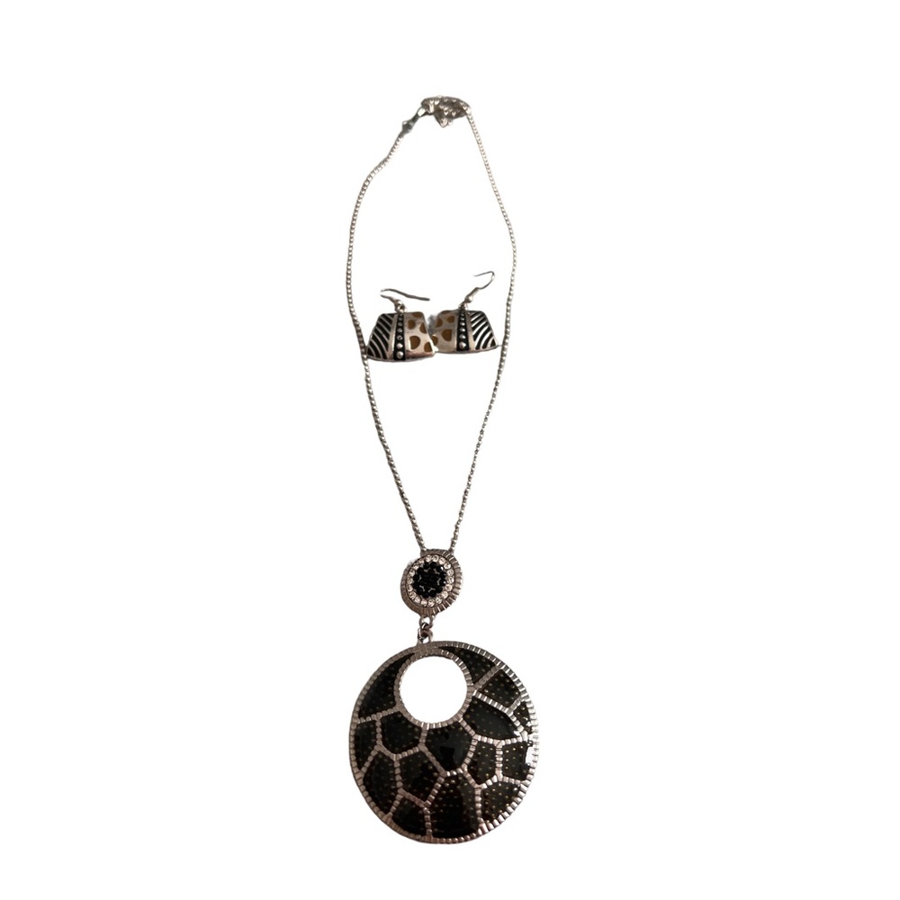 Women’s Silver and Black Necklace and Earrings Set